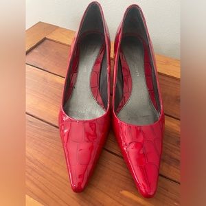 Bandolino Red Patent Leather Shoes